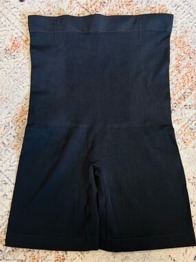 Shapermint Black High-Waist Shaping Shorts with Grip Waistband size M